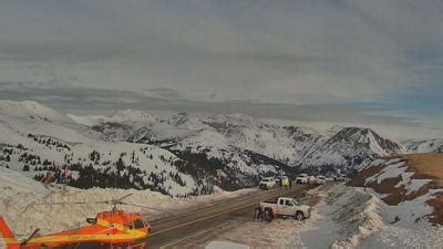 Loveland Pass reopens following safety closure